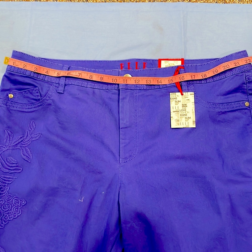 NWT! Beautiful Floral Embroidered Indigo Pants, women size 20W - Picture 9 of 11